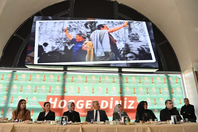 Başkan Mahçiçek’ten ‘AK Kadın’lara duygu dolu veda