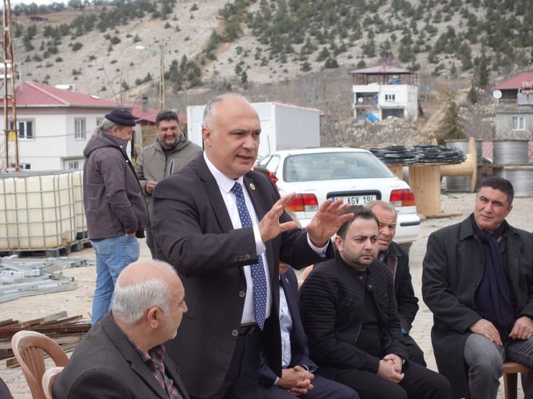 Dr. Selahaddin Can Bertize seslendi; “Asfalt zenginin kapısına kadar gidiyor, Sizin günahınız ne?” 