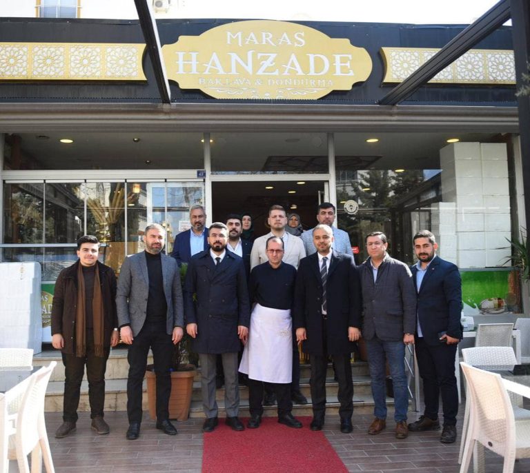 Başkan Adayı Toptaş, Şehit Abdullah Çavuş’ta Vatandaşlarla Buluştu