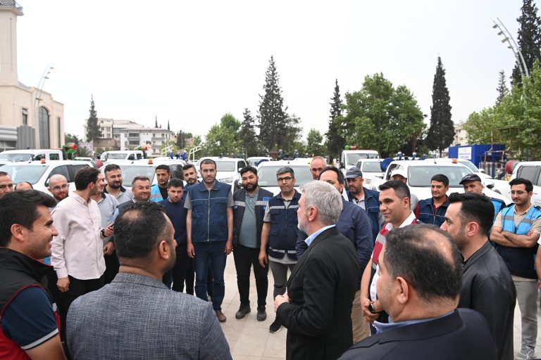Büyükşehir, Zararlılarla Mücadele İçin Gece Gündüz Sahada