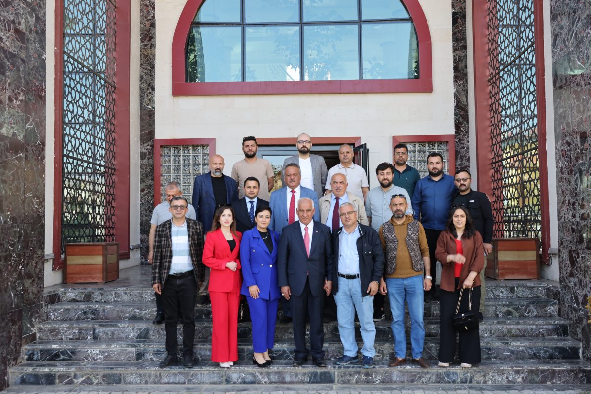 Başkan Cüce; “Göksun için elimizi taşın altına koyarak, Büyükşehir Belediye’miz ile uyum içinde çalışıp ilçemize hizmet edeceğiz”