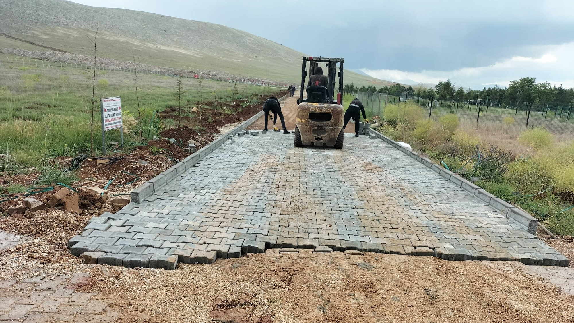 Büyükşehir, Afşin Mezarlığını Bakıma Aldı
