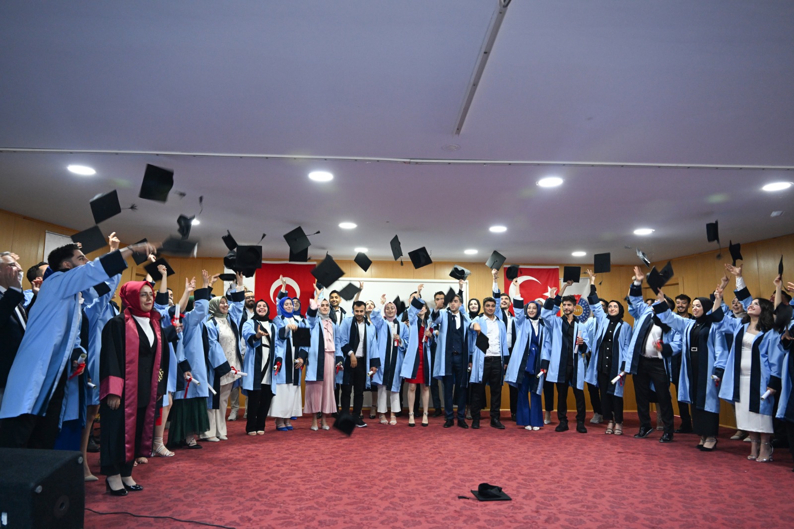 Afşin Sağlık Yüksekokulunda Mezuniyet Coşkusu