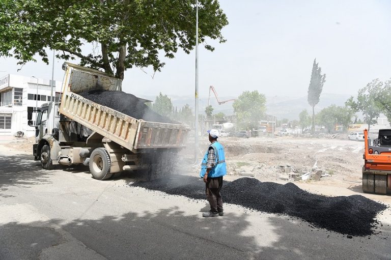 Dulkadiroğlu’nun 105 Mahallesinde Gece Gündüz Çalışıyoruz