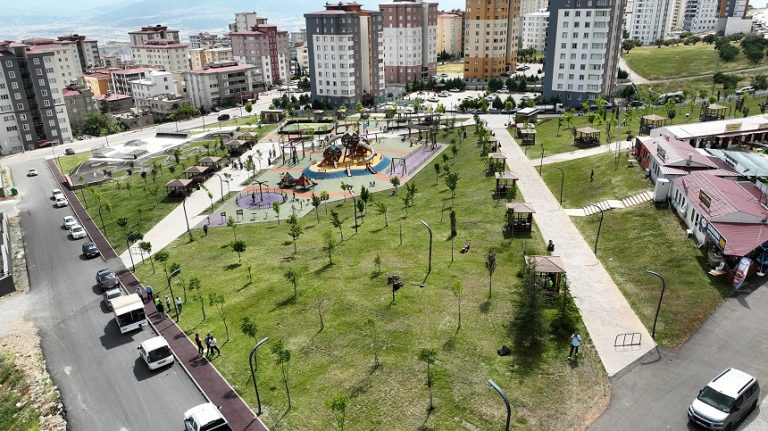 Başkan Görgel; “Şehir Genelinde 300 Personelle Yeşil Alanların Bakımını Sürdürüyoruz”