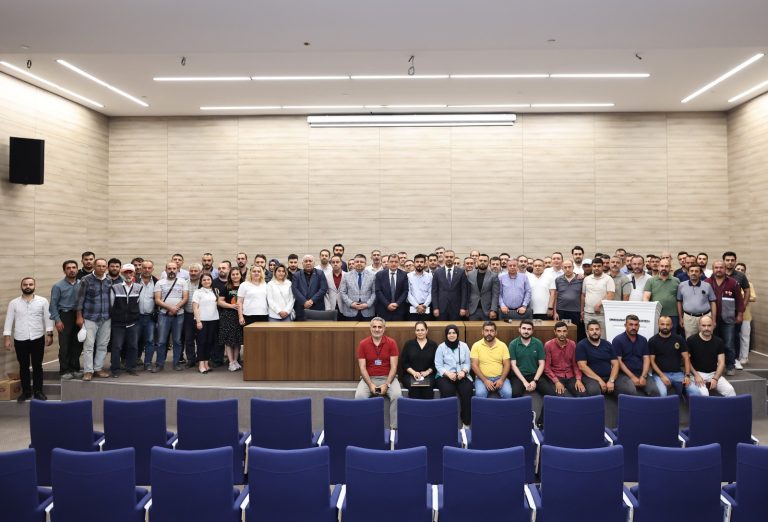 Başkan Toptaş’ın müjdesiyle belediye personeli çifte bayram yapacak