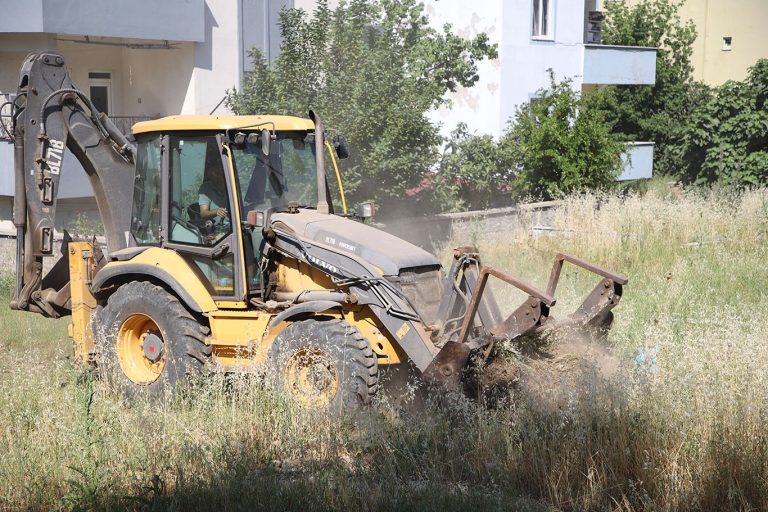 Dulkadiroğlu Belediyesi Park Ve Bahçe Müdürlüğü’nden Bayram Hazırlığı