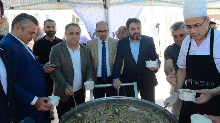 Milli İrade Meydanı’nda Binlerce Kişiye Aşure İkramında Bulunuldu