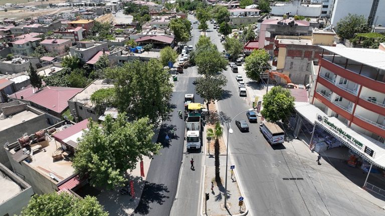 Büyükşehir, Av. Mehmet Ali Kısakürek Caddesi’nde Ulaşımı İyileştiriyor