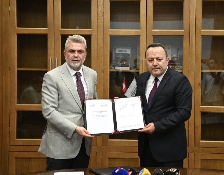 Kahramanmaraş’taki 141 Bin Emekli İçin İmzalar Atıldı