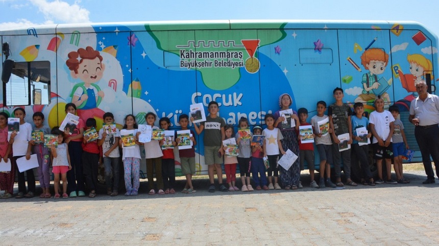 Mobil Kütüphane Yaz Tatilinde de Miniklerle Bir Araya Geliyor