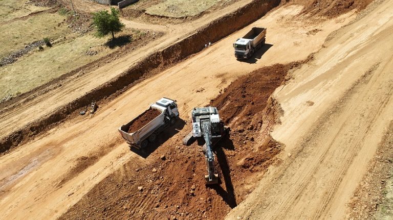 Önsen’in Yeni Bulvarlarında Zemin Hazırlığı Sürüyor