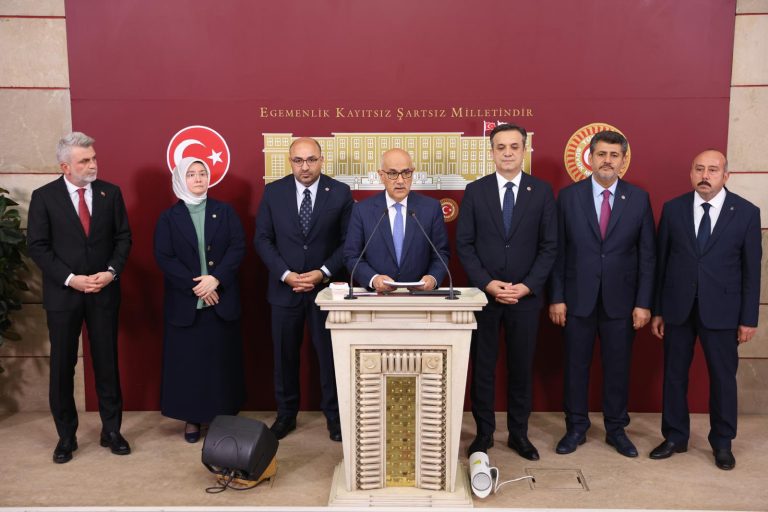 Vahit Kirişci: “Kahramanmaraşlı siyasiler olarak en büyük gücümüz aramızdaki birliğimiz ve beraberliğimizdir”