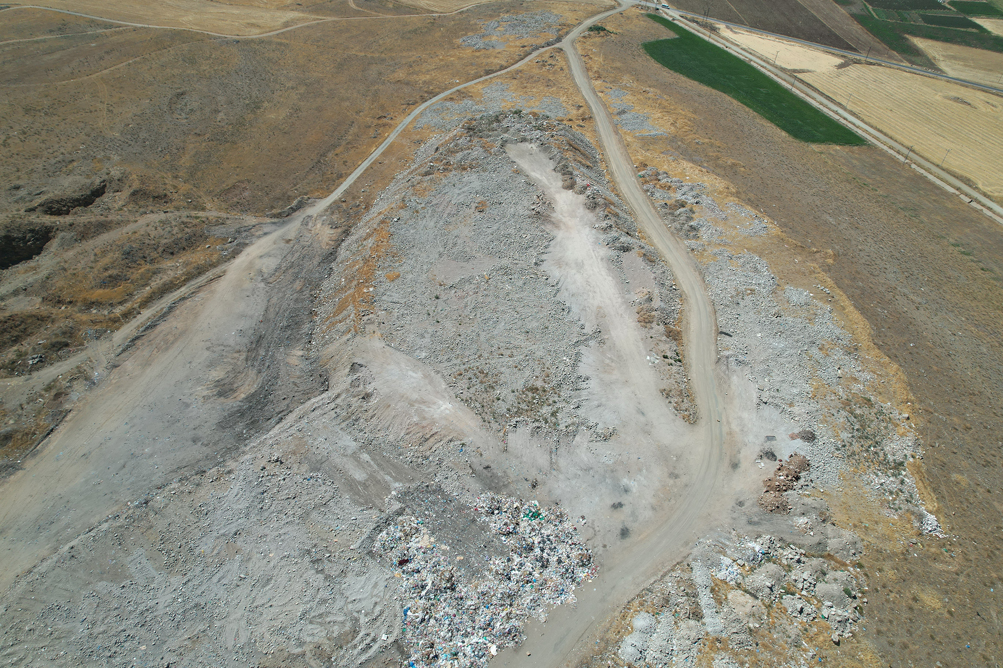 Büyükşehir, Kuzey İlçelerdeki Çöplerin Bertaraf ve Islahını Gerçekleştiriyor