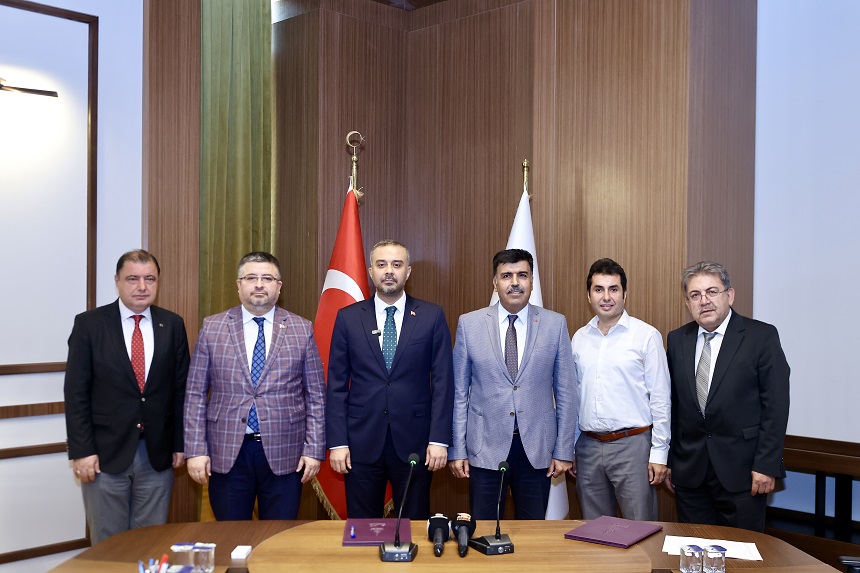 Başkan Toptaş’tan üniversite hayali kuran gençlere dev müjde