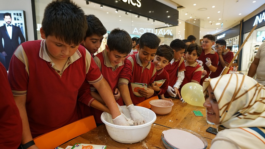 Bilim Şenliği İlk Gününde Gençlerin İlgi Odağı Oldu