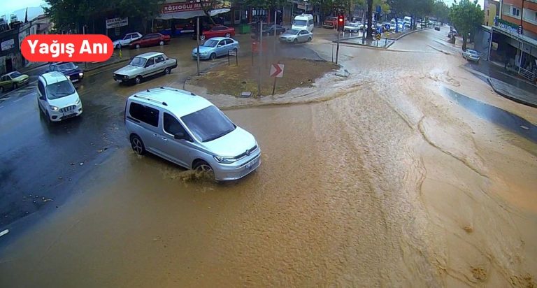 Büyükşehir, Sağanak Yağışla Birlikte Derhal Harekete Geçti
