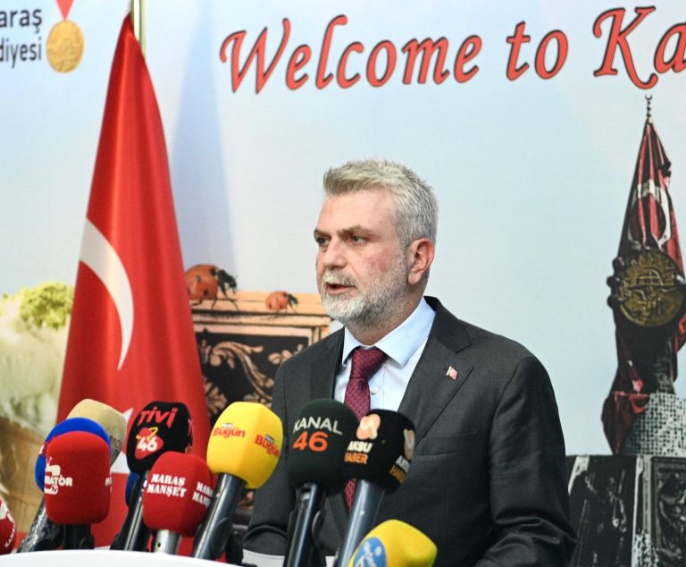 Büyükşehir’den LGS ve YKS’de Dereceye Giren Öğrencilere Eğitim Desteği