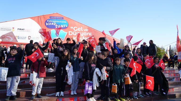 Bayrak Olayı’nın Yıl Dönümünde KAFUM Kırmızı Beyaza Büründü