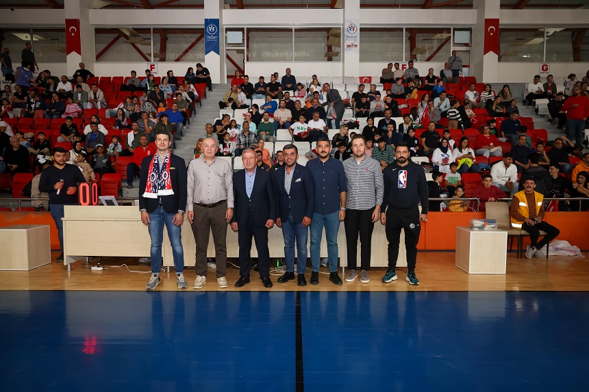 Kipaş İstiklalspor, Türkiye 2. Ligi’nde Fırtına Gibi Esti!