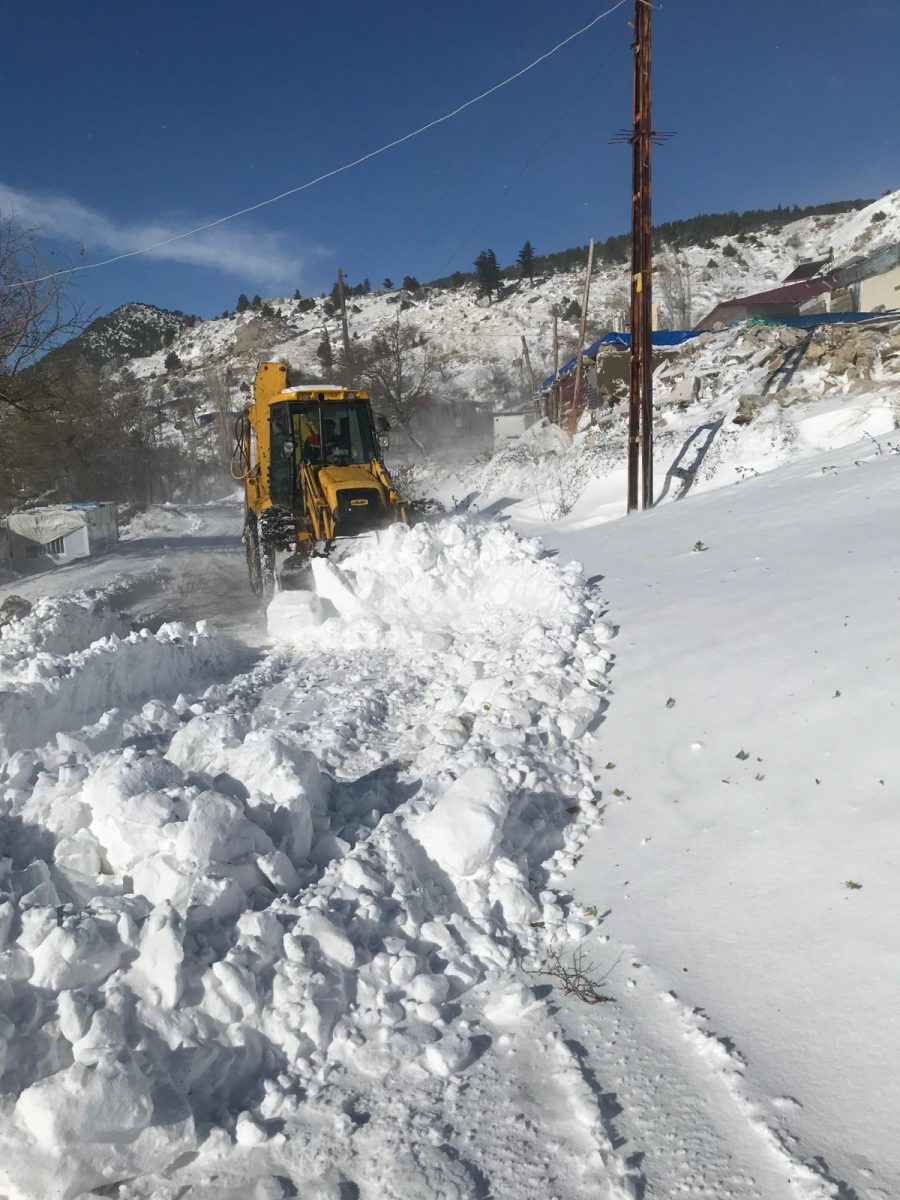 Onikişubat Belediyesi, kesintisiz hizmet anlayışıyla karla mücadele ediyor