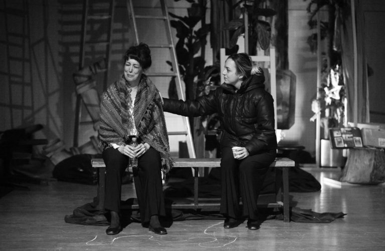 Asrın Felaketine Saygı ve Dayanışma: “Son 72 Saat” Tiyatro Gösterisi