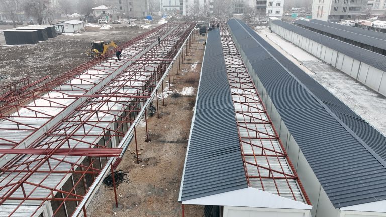 Büyükşehir, Elbistan’da Rezerv Alanlardaki İş Yerleri İçin Çarşı Oluşturuyor