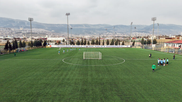 Merkez Futbol Sahasının Tribün Kapasitesi Artırıldı