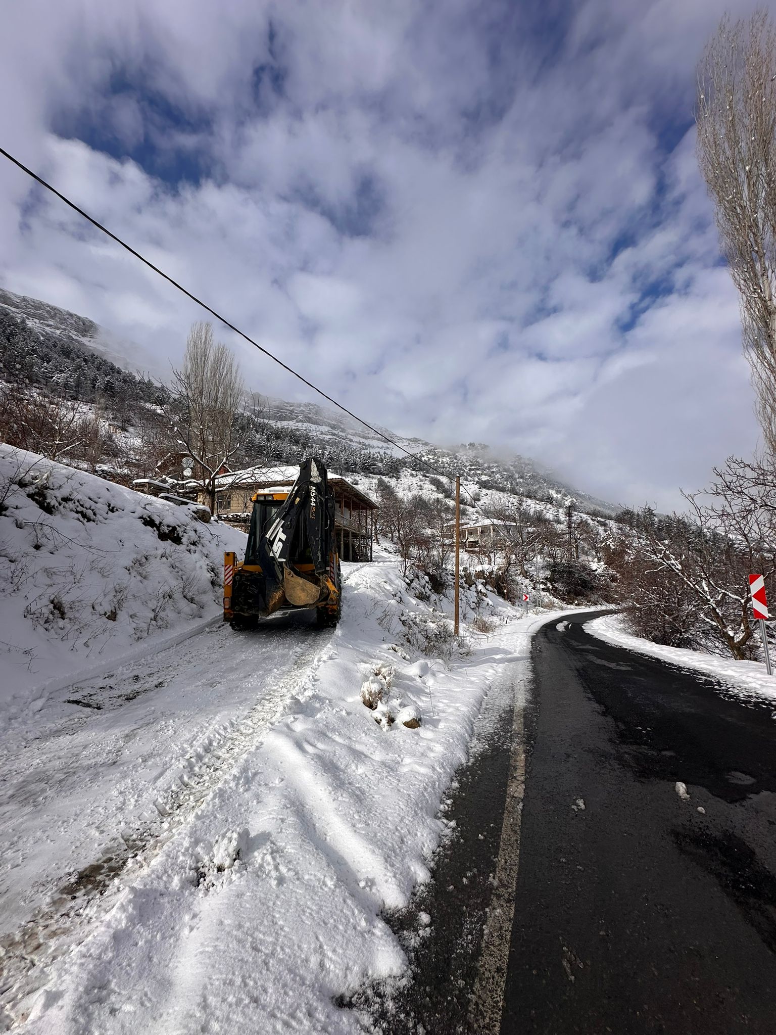 Onikişubat Belediyesi’nin karla mücadelede başarısı takdir topluyor