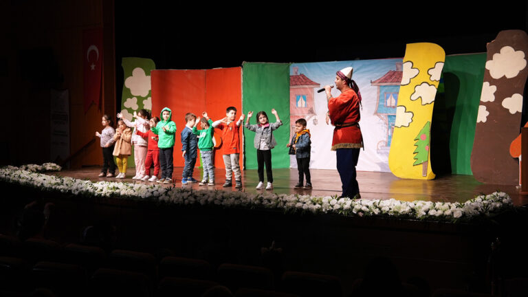 Büyükşehir’in Ramazan Etkinlikleri Miniklere İki Renkli Programla Veda Etti