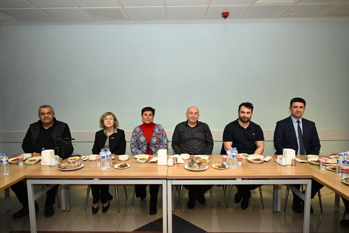 Rektör Yasım, Hastane Personeliyle İftar Sofrasında Bir Araya Geldi