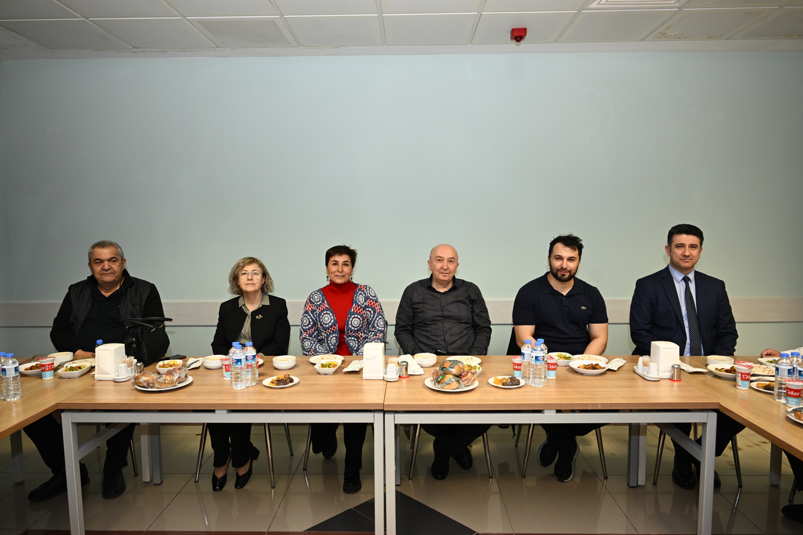 Rektör Yasım, Hastane Personeliyle İftar Sofrasında Bir Araya Geldi