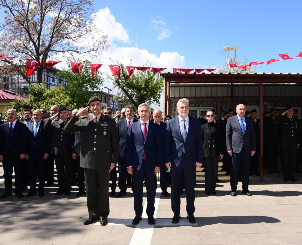 Kahramanmaraş’a İstiklal Madalyası Verilişinin 100. Yılı Coşkuyla Kutlandı
