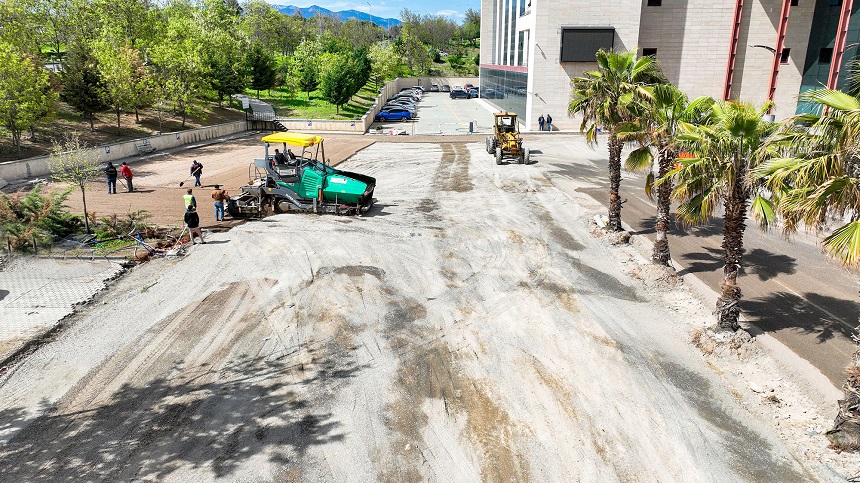 Büyükşehir, Üniversite Hastanesinde Ulaşım ve Otopark Sorununu Çözüme Kavuşturuyor