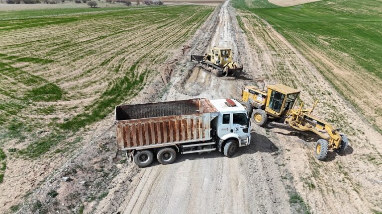 Büyükşehir, Afşin’de 9 Mahalleye Ulaşım Sağlayan Yolu Yeniliyor