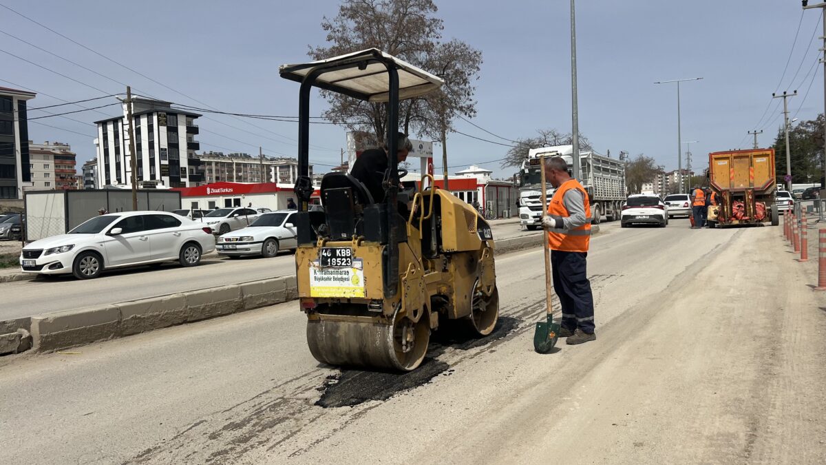 Büyükşehir’den Elbistan Çeçenistan Caddesi’nde Bakım