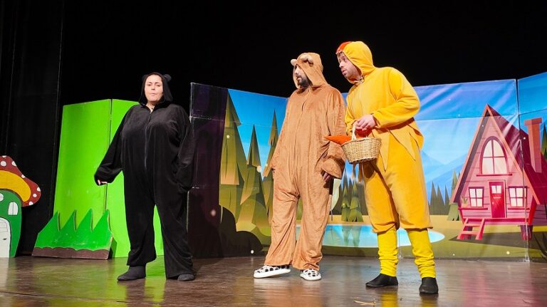 Çocuklar, “Kurnaz Kedi” ile Keyifli Bir Hafta Sonu Geçirdi