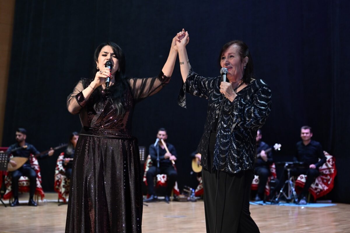 Ezgilerle Anlatılan Hikâyeler: KSÜ’de Gönüllere Dokunan Türkü Gecesi