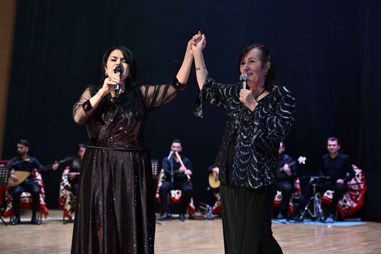 Ezgilerle Anlatılan Hikâyeler: KSÜ’de Gönüllere Dokunan Türkü Gecesi