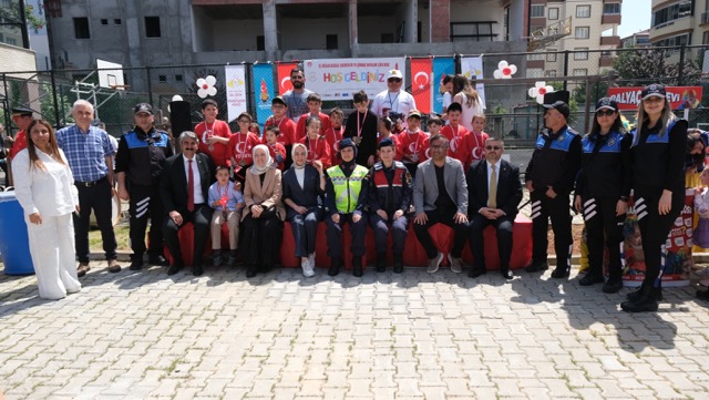 En anlamlı 23 Nisan Şenliği, Down sendromlu öğrencilerden