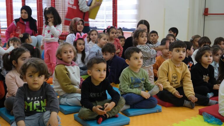 Şehit Hakan Akdere Gündüz Bakımevi’nde Masallarla Büyüyen Minikler
