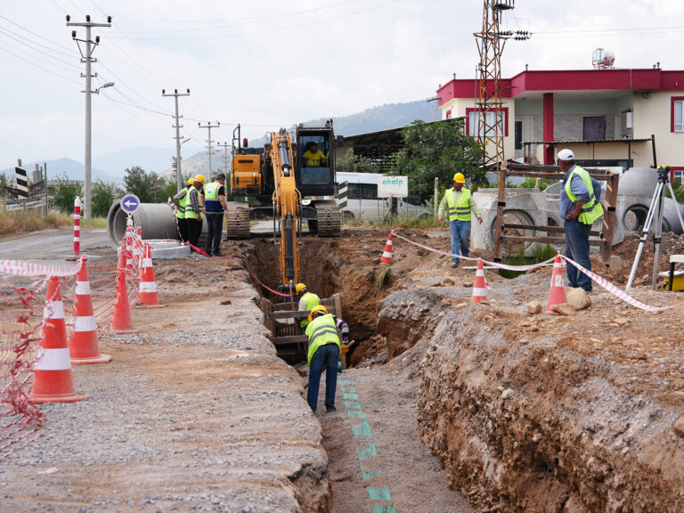 Batı Mahallelerin Altyapı İhtiyacını Karşılayacak Proje Hızla İlerliyor