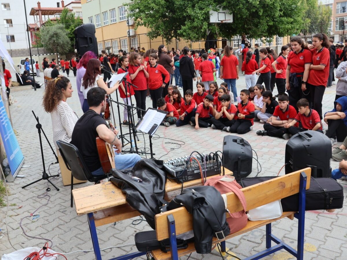 KSÜ’lü Öğrenciler Hatay Samandağ’da Eğitim Atölyesi Gerçekleştirdi