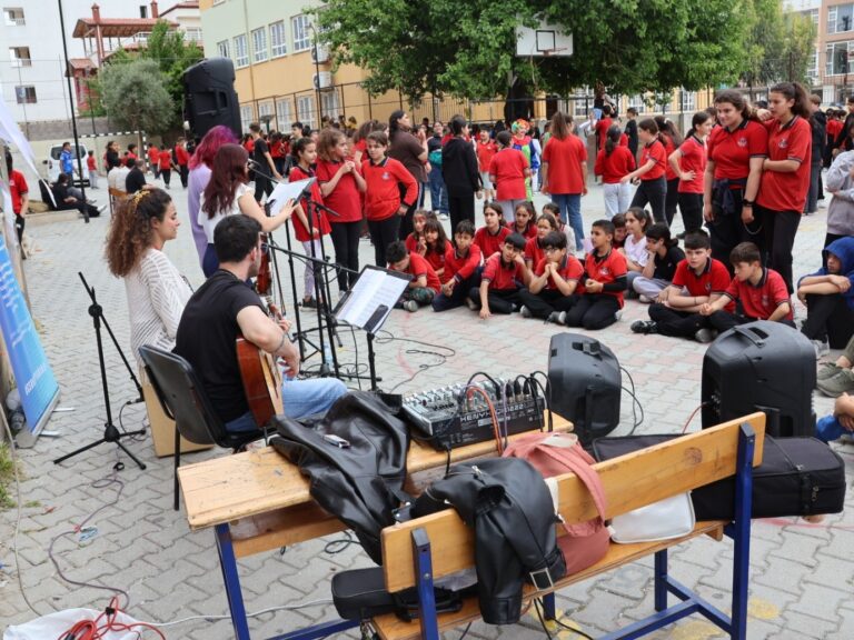 KSÜ’lü Öğrenciler Hatay Samandağ’da Eğitim Atölyesi Gerçekleştirdi