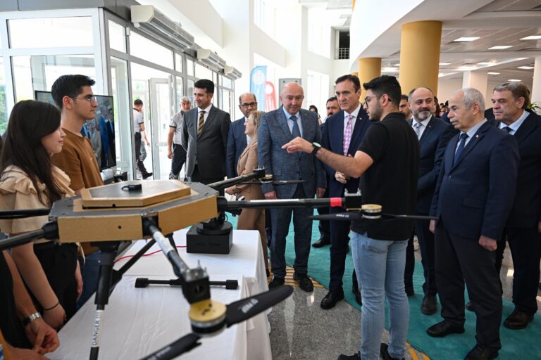 Savunma Sanayiinin Kalbi KSÜ’de Atıyor: Türk Silahlı Kuvvetlerini Güçlendirme Vakfı Tanıtım Programı Düzenlendi