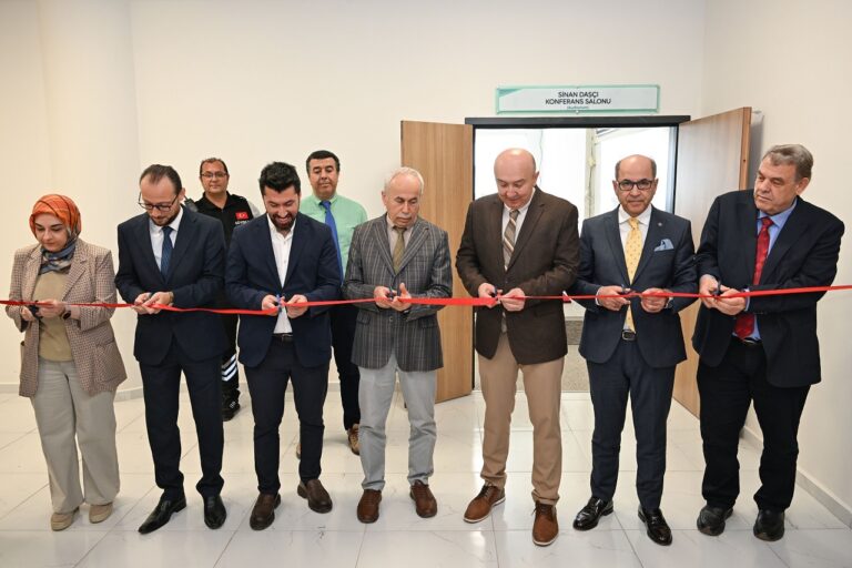 Teknik Bilimler Meslek Yüksekokulu Sinan Daşçı Konferans Salonu Törenle Hizmete Açıldı