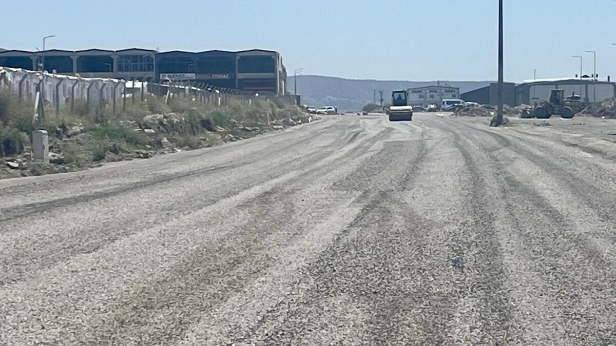 Büyükşehir’den Yeni Sanayi Sitesi’ne Asfalt