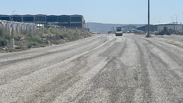 Büyükşehir’den Yeni Sanayi Sitesi’ne Asfalt