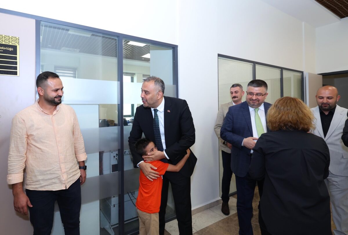 Başkan Hanifi Toptaş, belediye personeliyle bayramlaştı