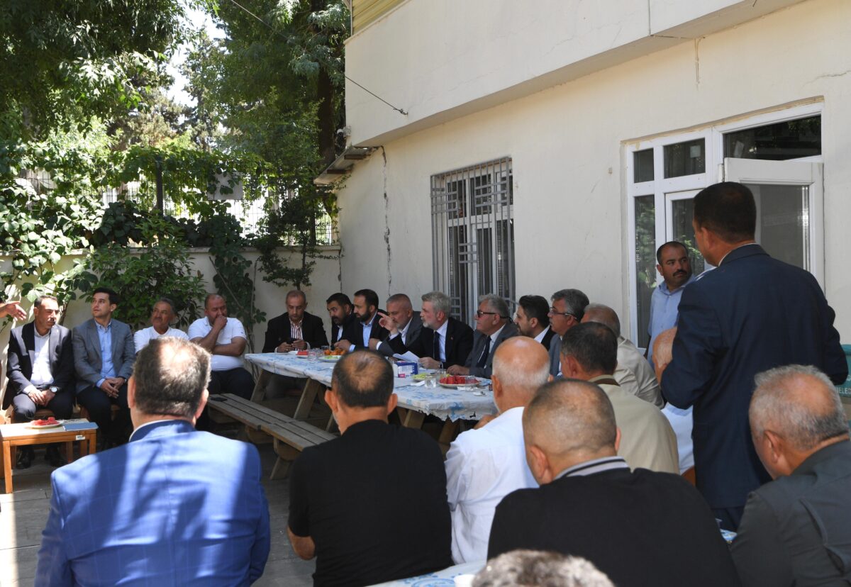 Başkan Görgel, Dulkadiroğlu Muhtarlarıyla Mahallelerin İhtiyaçlarını Görüştü